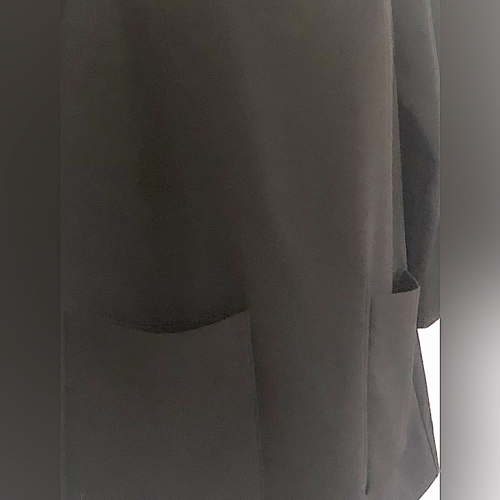 Cos Black Roll Neck Collar Blouse , 2 front Pockets, 3/4 Sleeve. Woman’s Size 6 - Picture 8 of 10